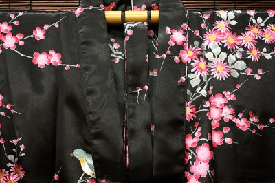 画像1: 日本着物　【梅×鶯　黒】　 Japanese Kimono (Japanese Plum and Nightingale, Black)