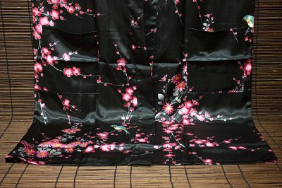 画像3: 日本着物　【梅×鶯　黒】　 Japanese Kimono (Japanese Plum and Nightingale, Black)