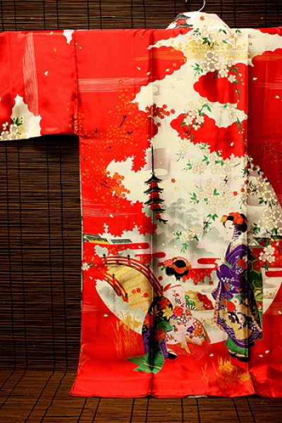 画像1: 日本着物　【桜舞妓　赤】　 Japanese Kimono (Cherry Blossom and Geisha, Red)