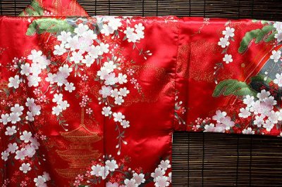画像1: 日本着物　【五重塔  桜・松 赤】　 Japanese Kimono (Pagoda,Cherry Blossom and Pine,Red)